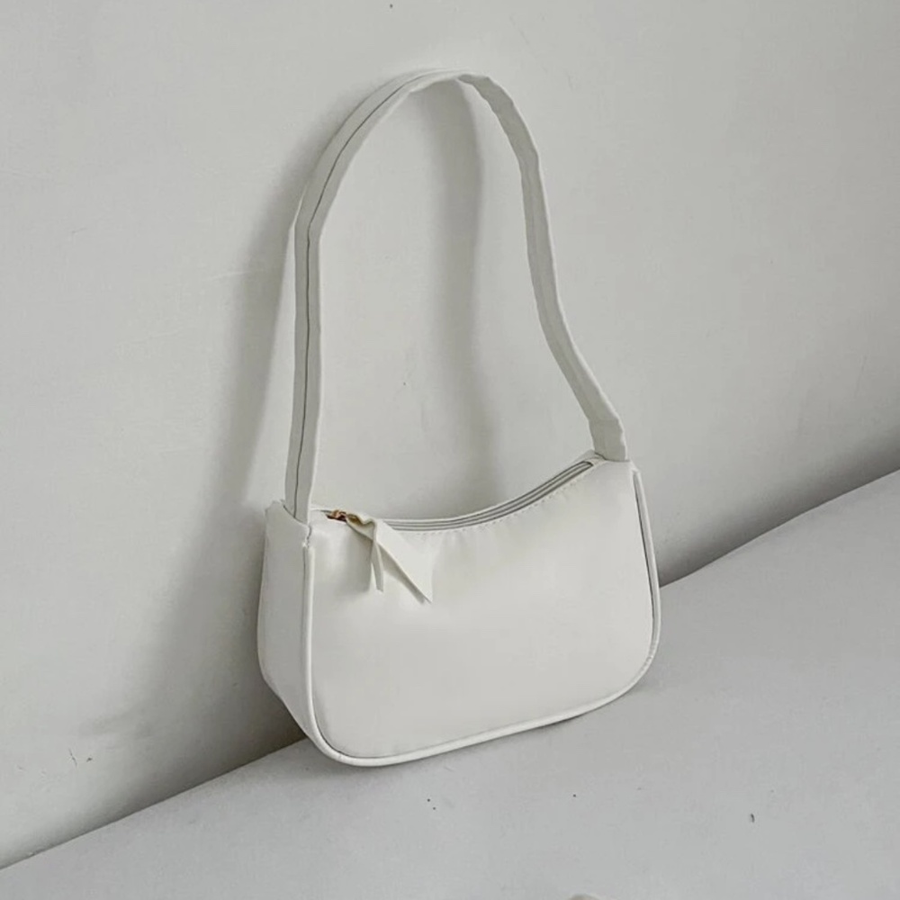 Simple White and Fashionable Shoulder Bag